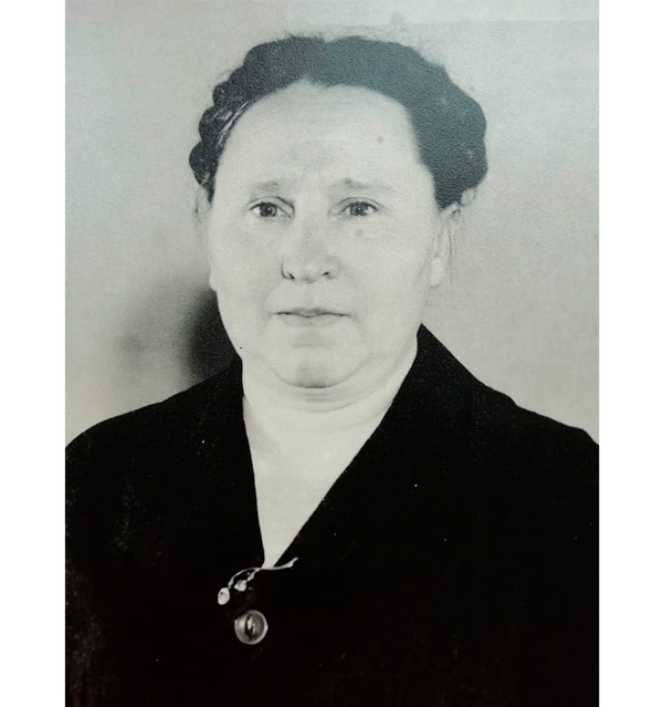 Никитична. Самарова Валентина Никитична 1938. Малинина Клавдия Никитична 1912. Воронкова Валентина Никитична 1937 года. Сысоева Валентина Никитична.